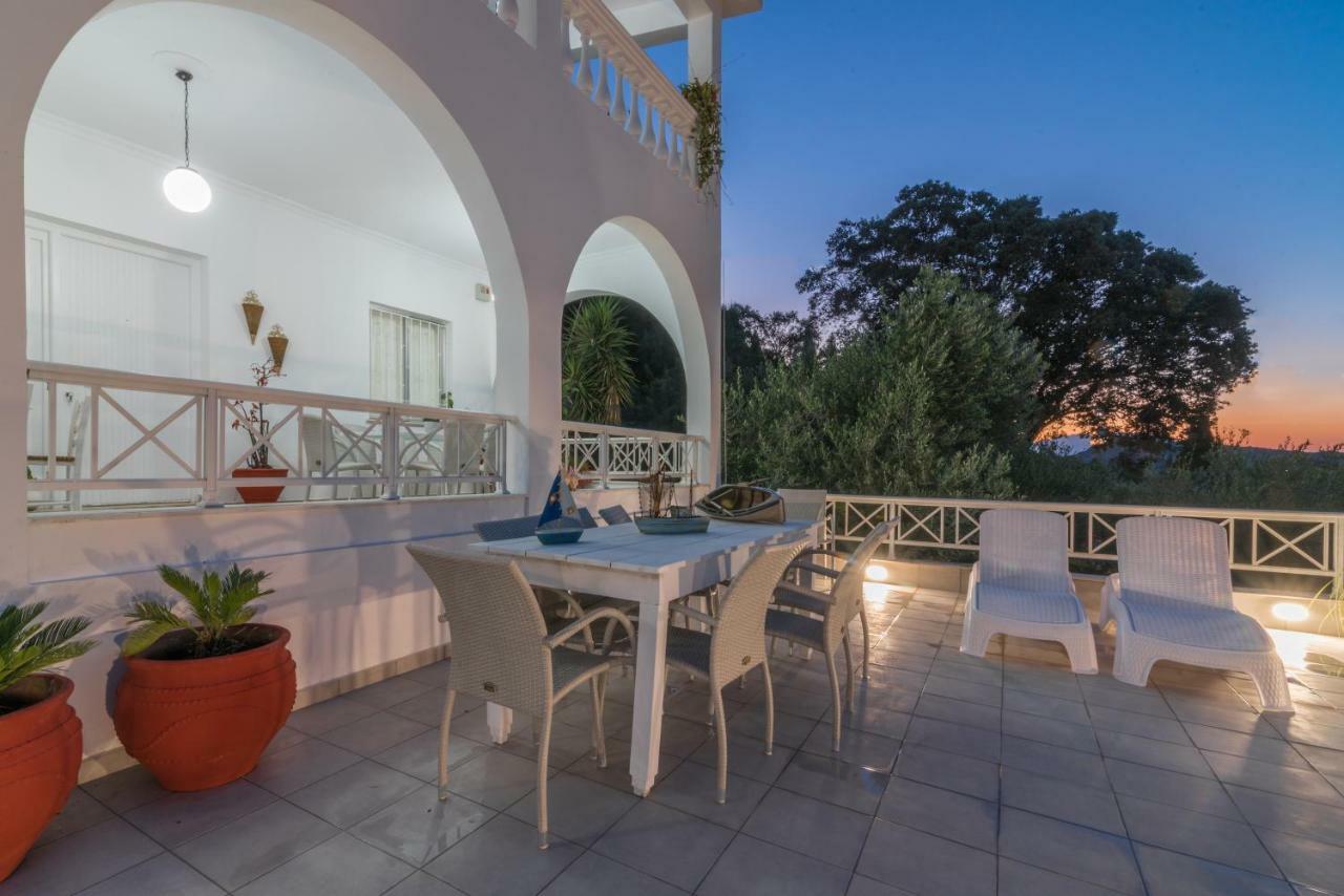 Amalia Country House Ano Yerakarion Exterior photo